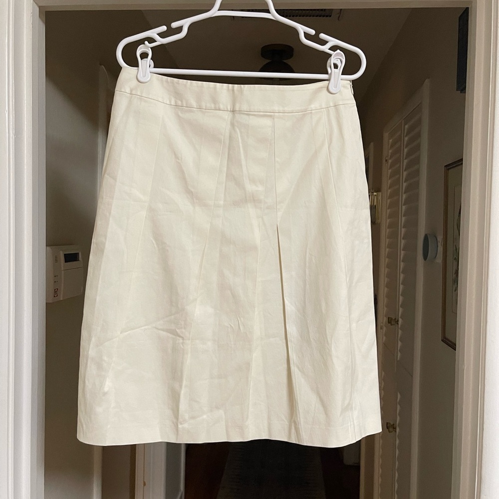 EUC AKRIS Punto Pleated Skirt - Picture 2 of 8
